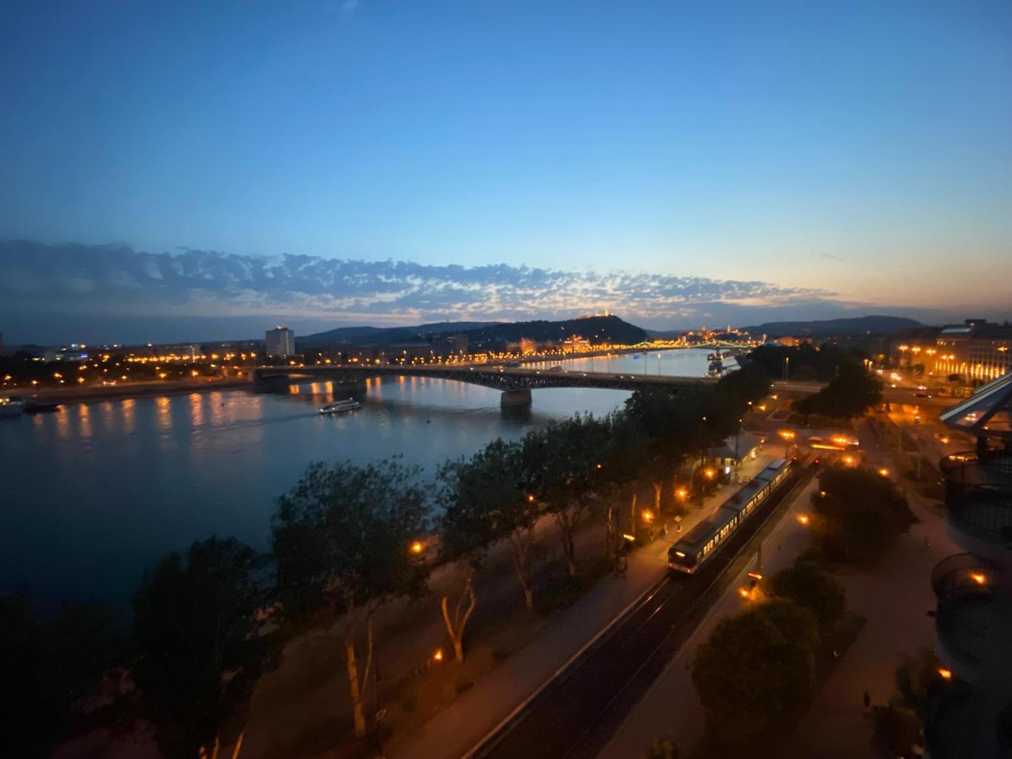 Danube Paradise Budapest Exteriör bild